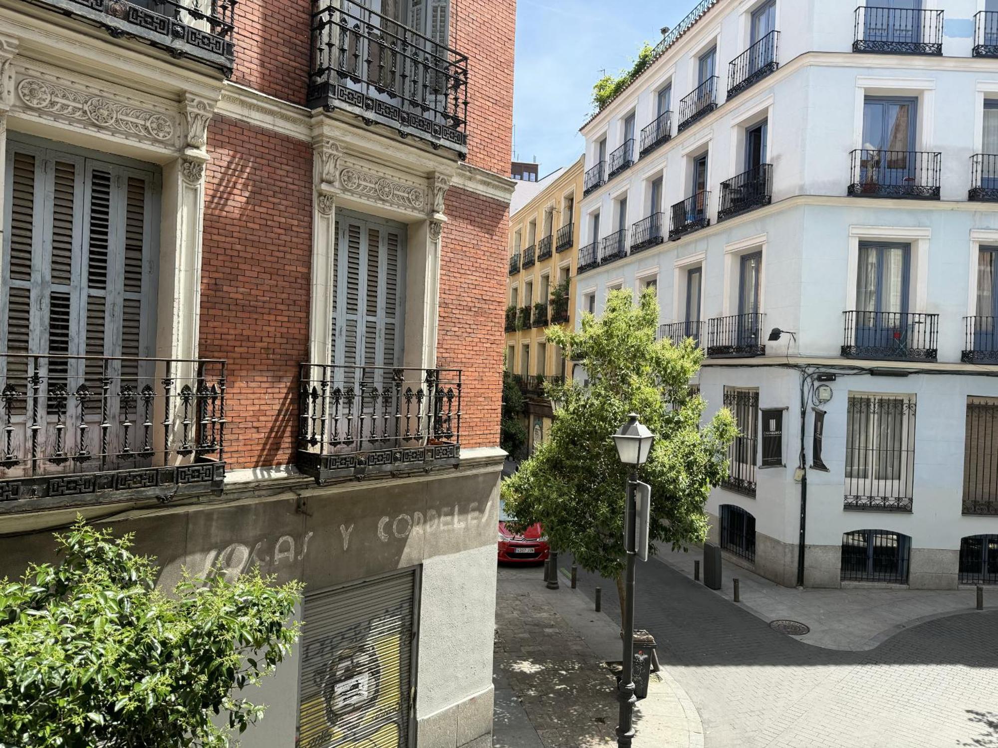 Cavabajasuites Madrid Exterior foto